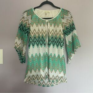 Tacera Crochet Short Sleeve Beachy Top in Blue & White size Small Scoop Neck